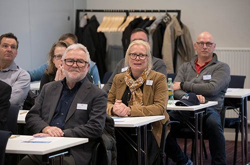 Der mangler en overordnet styring. Sæt en mand ind, der styrer byggepladsen - det vil øge produktiviteten.