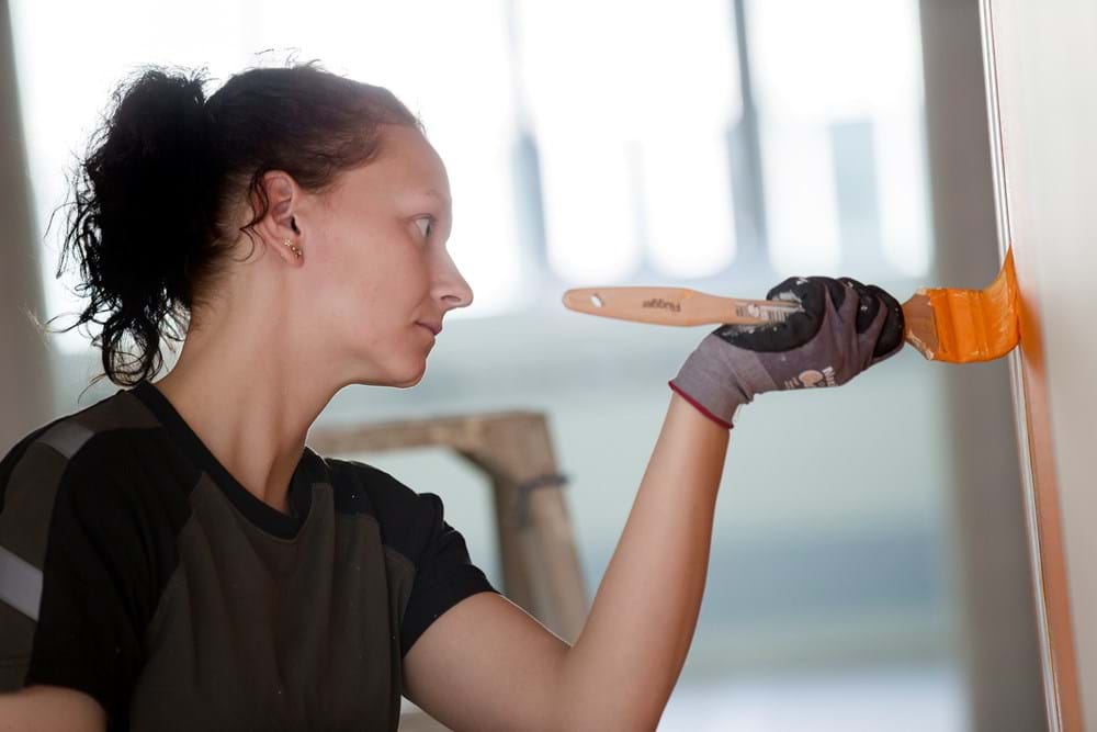 Flere ville bruge håndværkerfradraget til indvendigt malerarbejde end at male selv eller betale det sort, mener Ole Draborg.