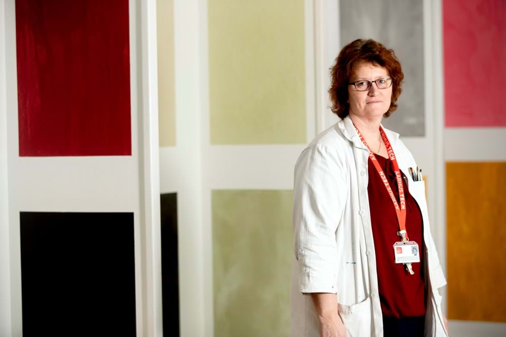 Salg og mersalg er ikke med i undervisningen på uddannelsen, fortæller faglærer Minna Uhrenholt.