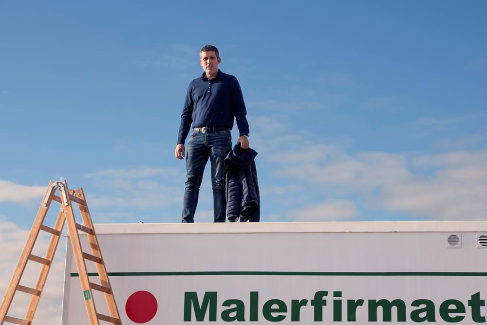 Medarbejderne vokser med opgaverne, når de mærker, at jeg stoler på dem, siger malermester Niels Ole Nielsen fra Malerfirmaet 10Kanten.