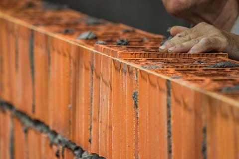 Nu kan andre håndværksfag som murere også få overenskomst i Danske Malermestre. Foto Colourbox