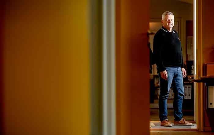 Malermester Carsten Sørensen, Viborg, havde en slutdato, der blev rykket frem. Arbejdet skulle derfor forceres, og Carsten Sørensen blev nødt til at leje svende i et vikarbureau. Foto Brian Rasmussen