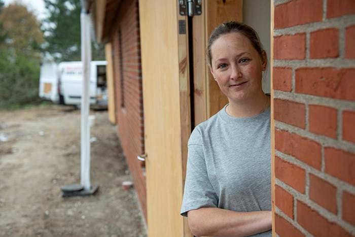 Lærke Larsen har gået med en ny lærling på en byggeplads med murere, og hun trivedes ikke med tonen og jargonen. Derfor sagde Lærke fra på sin kollegas vegne. Foto Søren Hytting.