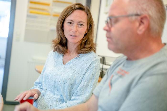 Sammen med hustruen Susanne står Michael Jørgensen i spidsen for det firma, hans far begyndte tilbage i 1974. Der er  dag ni malersvende og en lærling ansat. Foto Sarah Christine Nørgaard.