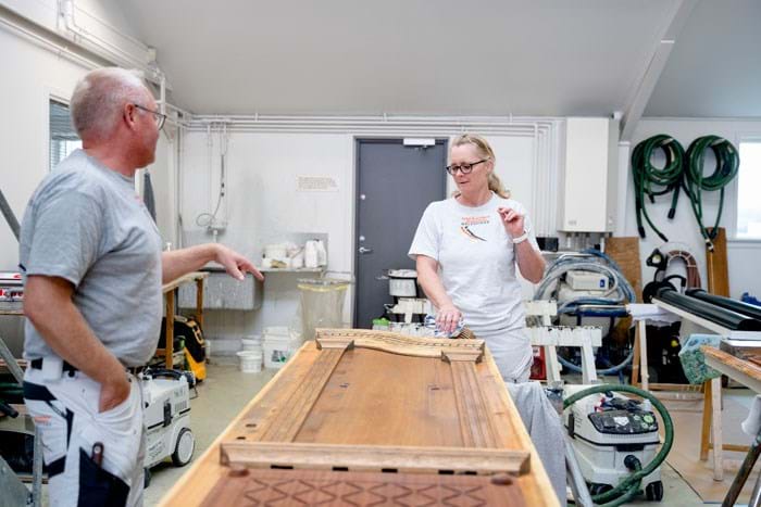 Malermester Vibeke Selling har arbejdet i Malerfirmaet Helge & Michael Jørgensen i to et halvt år og trives. Foto Sarah Christine Nørgaard.