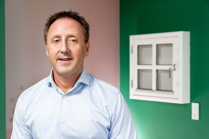 Vi skal lade os inspirere alle vegne fra. Vi skal måske have kurser som: Hvordan finder mine kunder mig? Hvordan sætter jeg min sagsstyring op, så jeg kan se, hvilke opgaver, jeg tjener mest på? pointerer Michael Groth Kastrupsen, der fra 1. oktober er uddannelseschef i Danske Malermestre. Foto Alex Tran