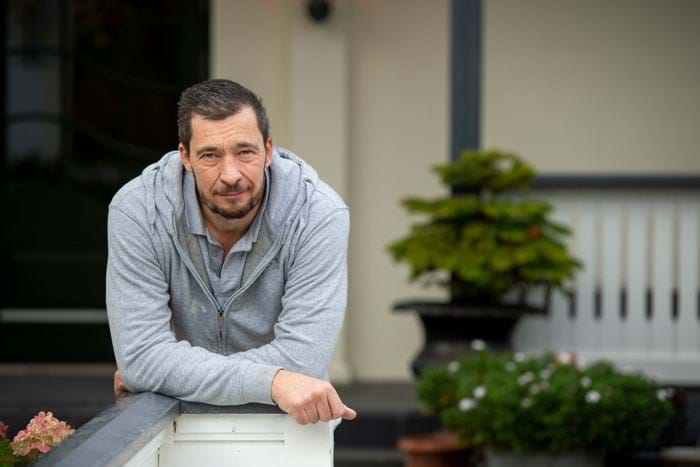 Malermester Morten Christiansen fra Gilleleje har oplevet en stor tilbagegang blandt de private kunder. Han oplever, at kollegaerne gerne hjælper med opgaver, efter at han åbent sagde, at det var svært i øjeblikket. Foto Søren Hytting