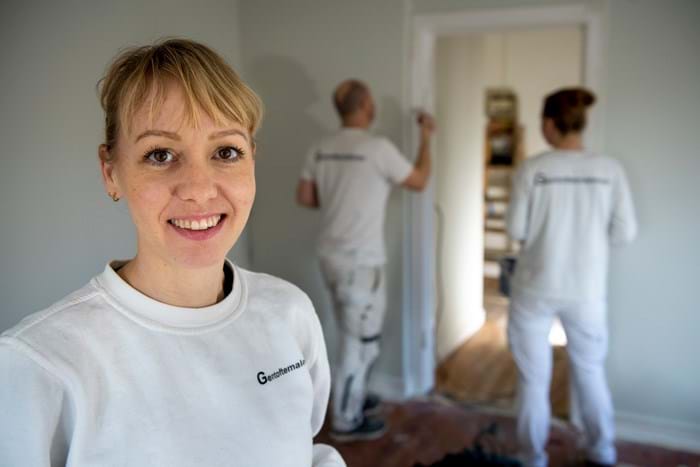 Jeg er ikke i tvivl om at humør smitter. Det gælder både for mig som leder til de ansatte og omvendt. Derfor udtrykker jeg det også, hvis mit humør ikke er i top, så medarbejderne ved, at det ikke handler om dem, siger Elisabeth Frank Jørgensen. Foto Søren Hytting.