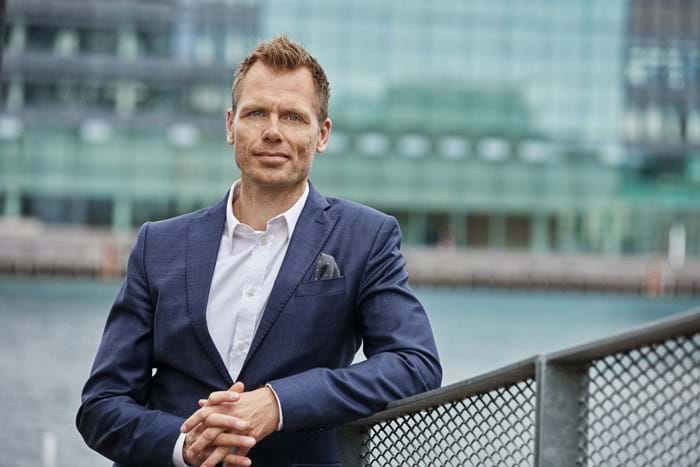 De små og mellemstore virksomheder er ofte lokalt forankret, betaler skat og opretter lærepladser. Det bør landets kommuner også tænke på, når de sender opgaver i udbud, mener Jeppe Rosenmejer. Foto: SMVdanmark