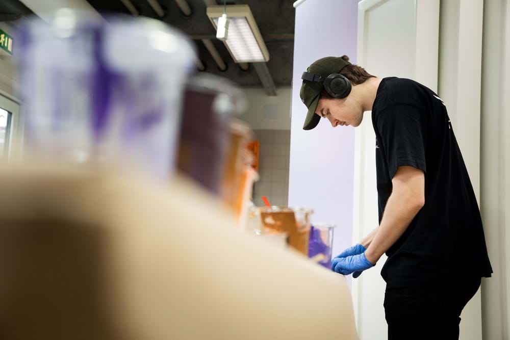 Regeringen vil løfte kvaliteten af erhvervsuddannelserne.