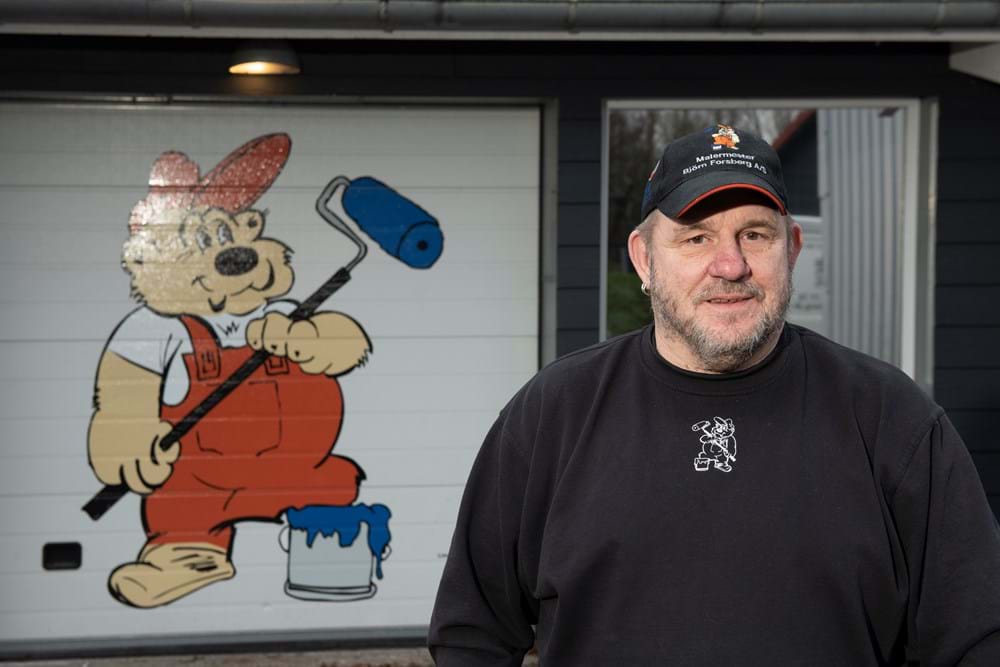 Malermester Björn Forsberg, der over de sidste tre år har haft næstflest vundne malerentrepriser i Østdanmark, oplever helt klart, at der skal bydes på flere ting, for at få ordrerne i hus. Foto Søren Hytting