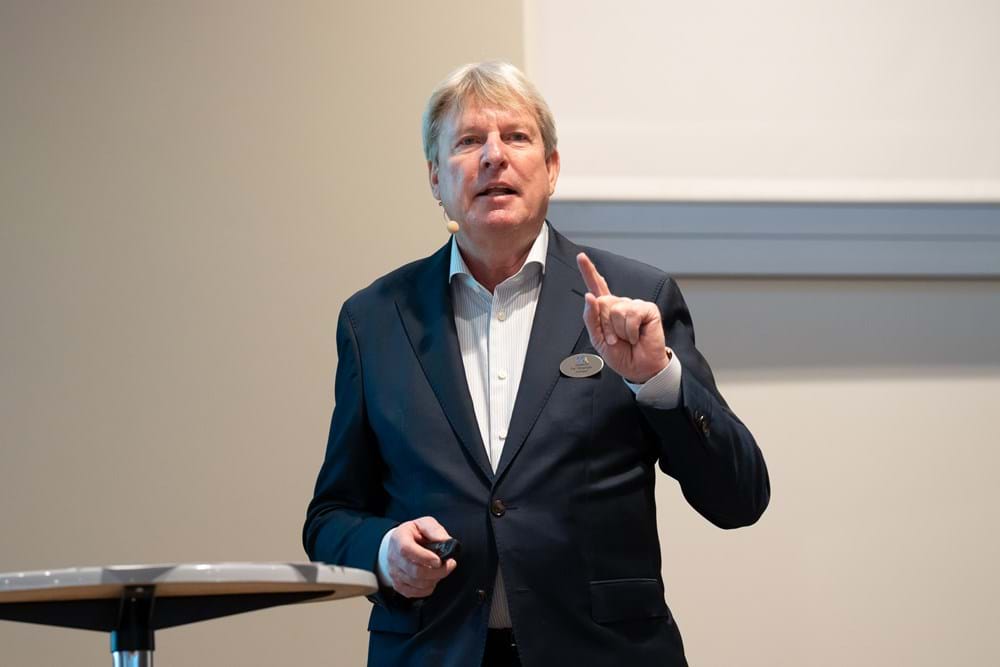 Hvis man ønsker, at virksomhederne stiller lærepladser til rådighed, bør man sikre, at der er hjælp, hvis en økonomisk nedtur pludselig sætter ind, siger formand for Danske Malermestre Per Vangekjær. Foto Alex Tran